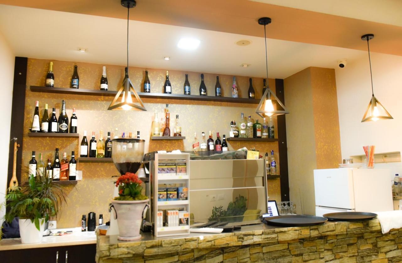 דורס Hotel Vila Dedej מראה חיצוני תמונה
