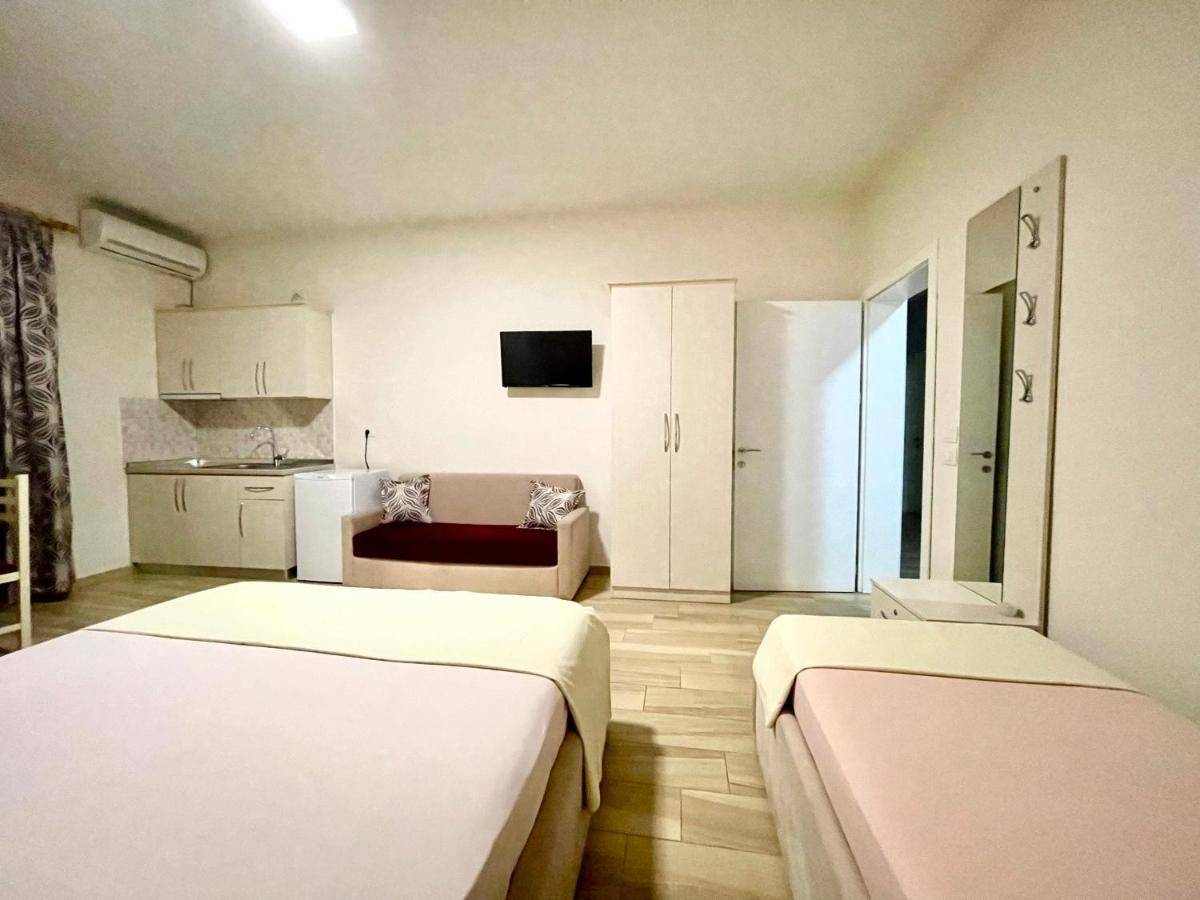 דורס Hotel Vila Dedej מראה חיצוני תמונה