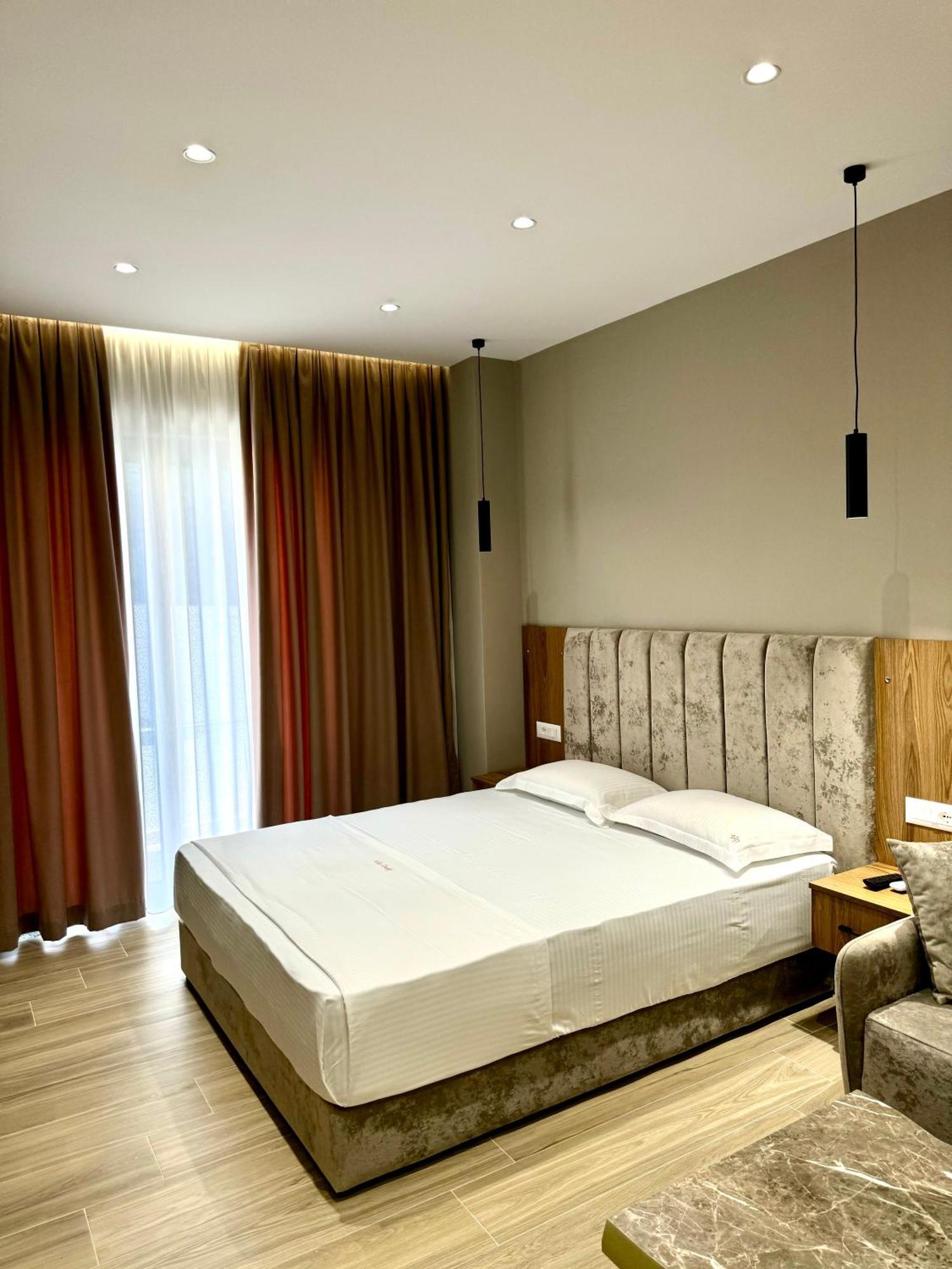 דורס Hotel Vila Dedej מראה חיצוני תמונה