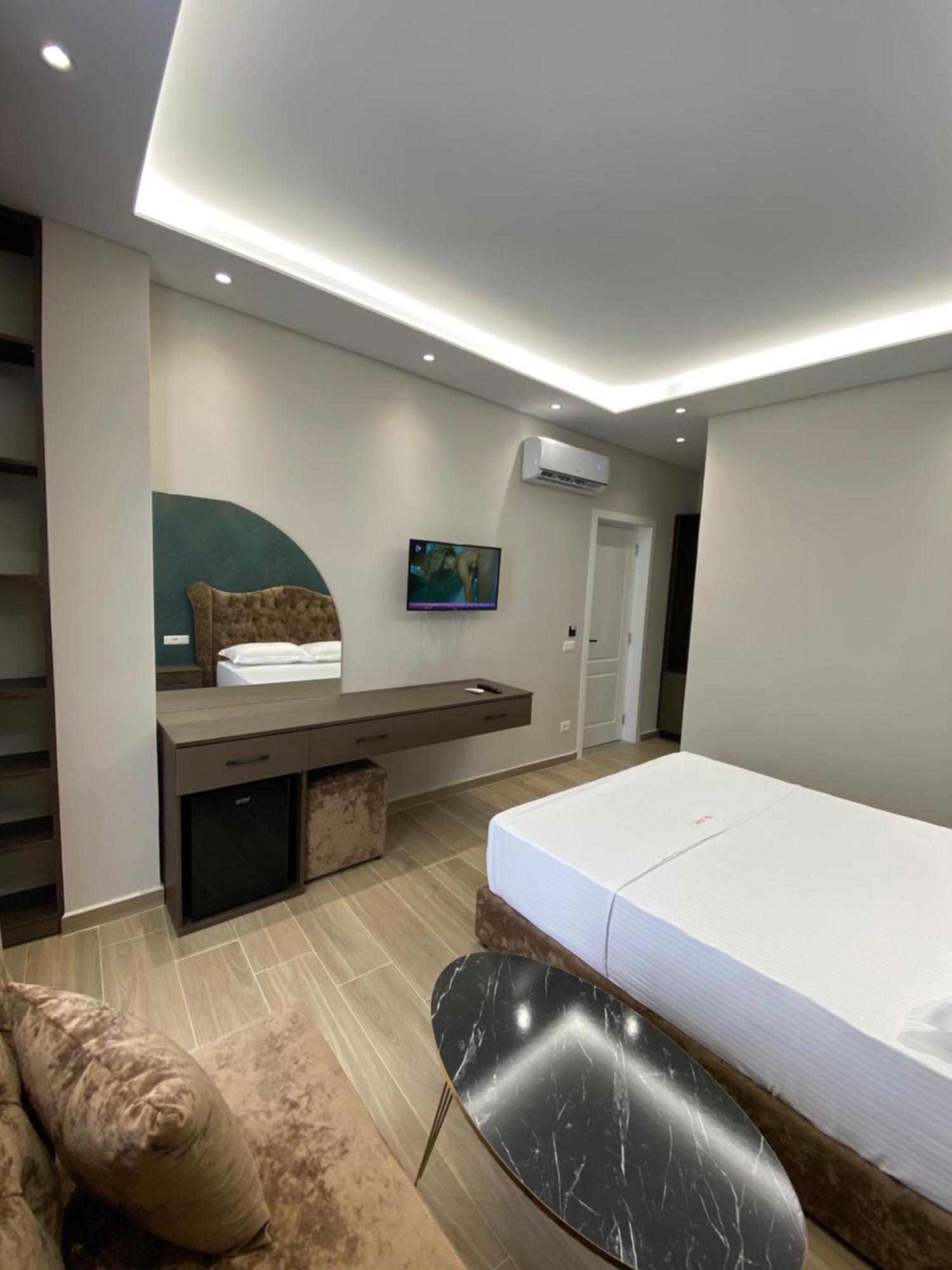 דורס Hotel Vila Dedej מראה חיצוני תמונה
