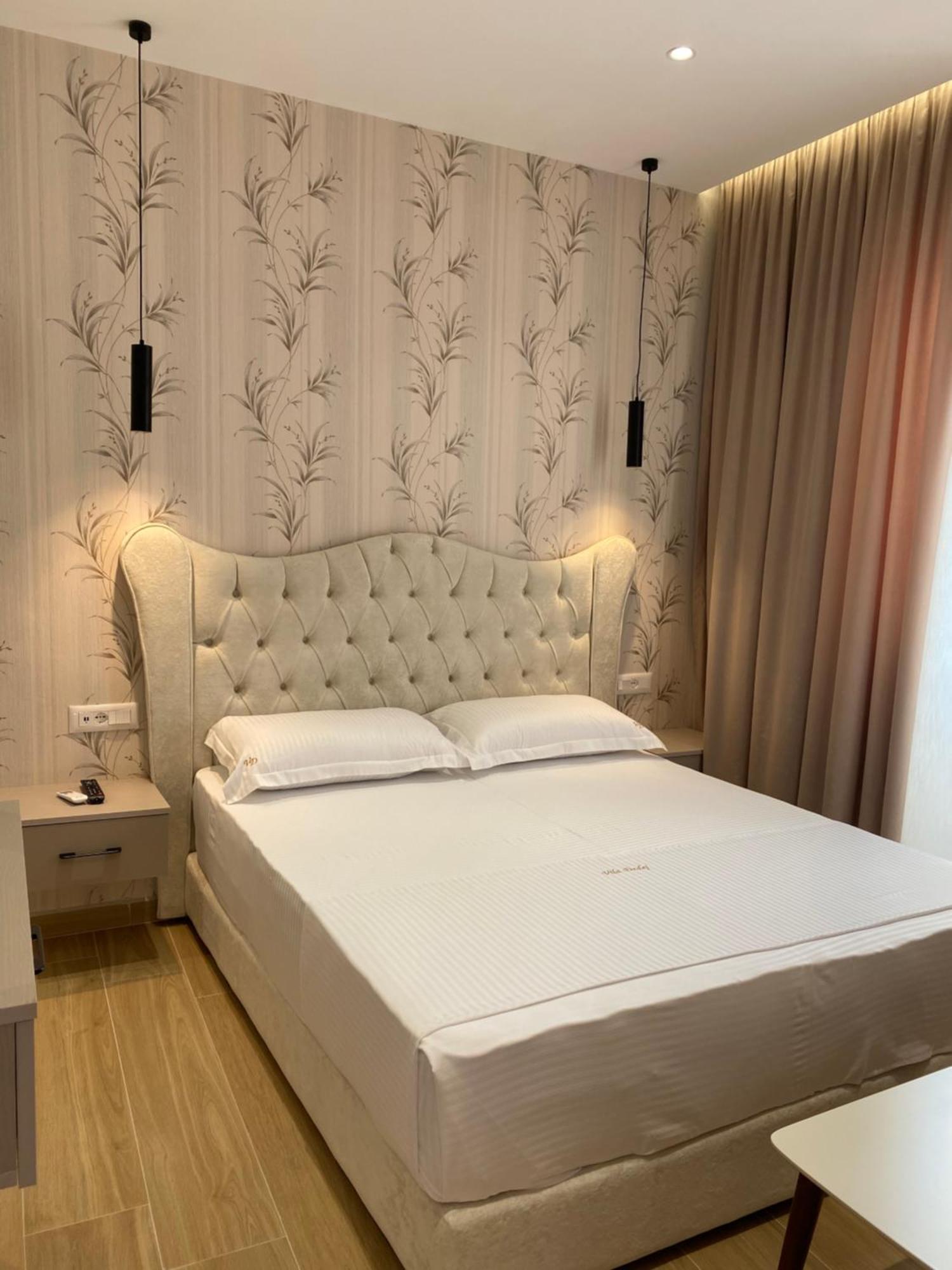 דורס Hotel Vila Dedej מראה חיצוני תמונה