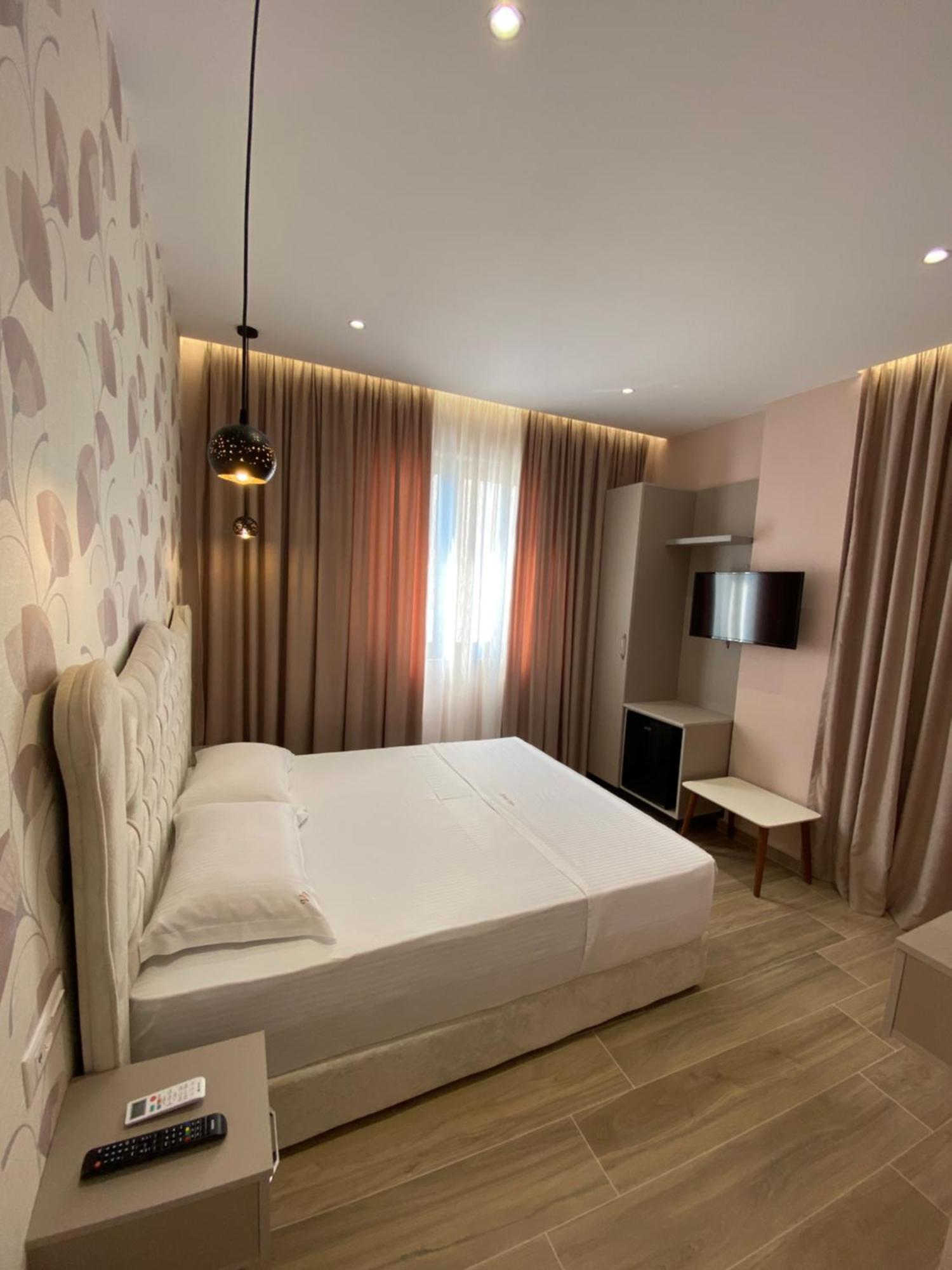 דורס Hotel Vila Dedej מראה חיצוני תמונה