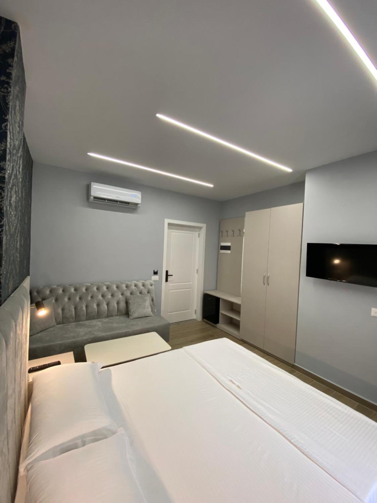 דורס Hotel Vila Dedej מראה חיצוני תמונה
